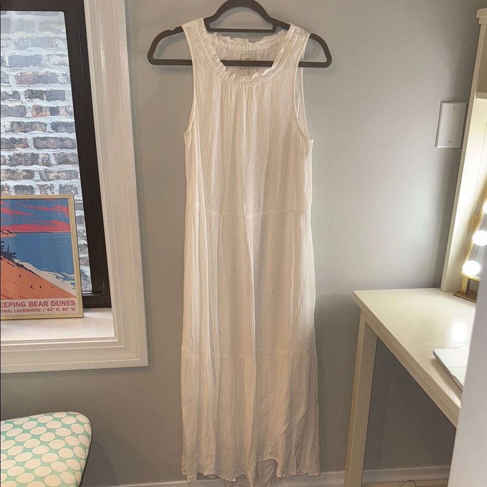 Elegant White Maxi Dress